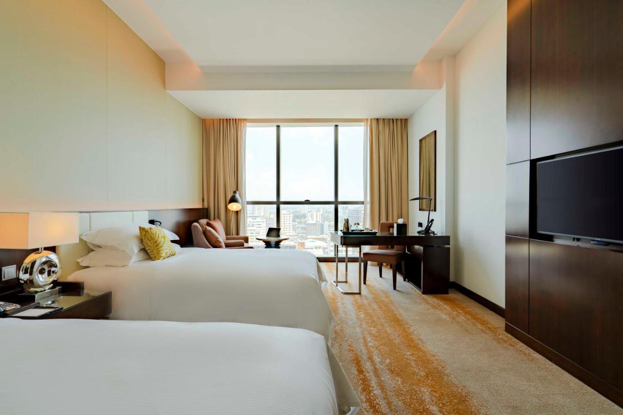 Johari Rotana Hotel Dar es Salaam Exterior photo
